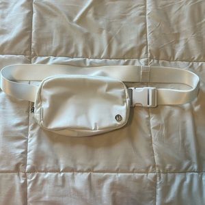 Lululemon belt bag